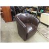 Image 2 : Small Leather/ Leather Like Barrell Style Chair