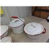 Image 2 : 6 Enamel Ware - Red + White