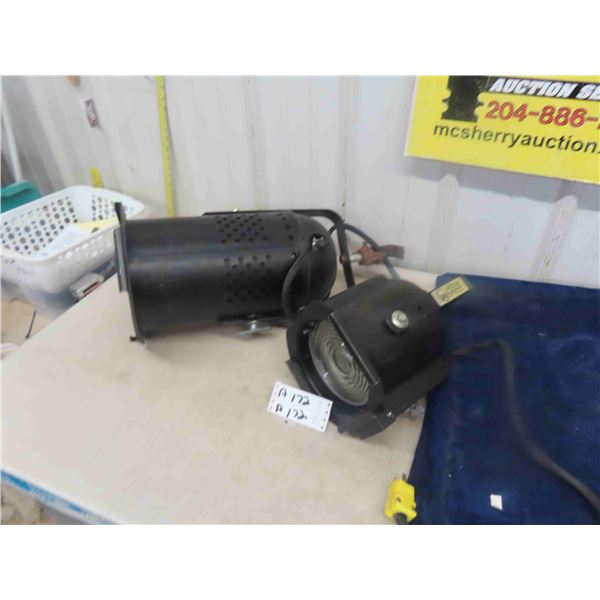 2 Stage Lights ; Altmun, Westsun