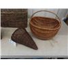Image 2 : 4 Vintage First Nations Willow Baskets - Largest 10" x 11" x 18" 