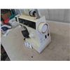 Image 3 : Singer Electric Portable Sewing Machine