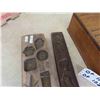Image 6 : Wooden Note Box + 2 Korean Rice Presses - Primitive