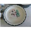Image 3 : 37 Christmas Place Setting Dishes