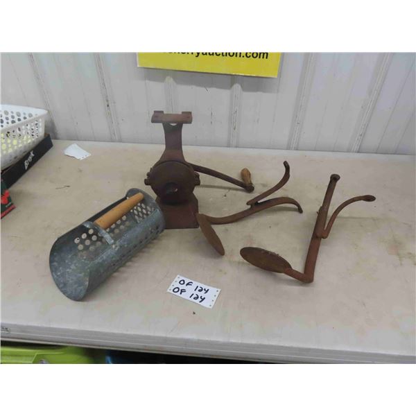 Set of Buggy Steps, Grist, Scoop