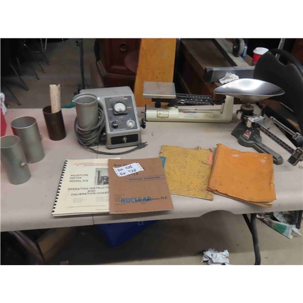 Labtronics Moisture Testes Model 919 + 2 Scales + Manuals