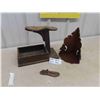 Image 1 : Shoe Repair Stand + Corner Shelf - Walnut 6" x 10" 