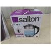 Image 2 : New Royal Microcut Shredder - 12 Sheet & New Salton Cordless Kettle