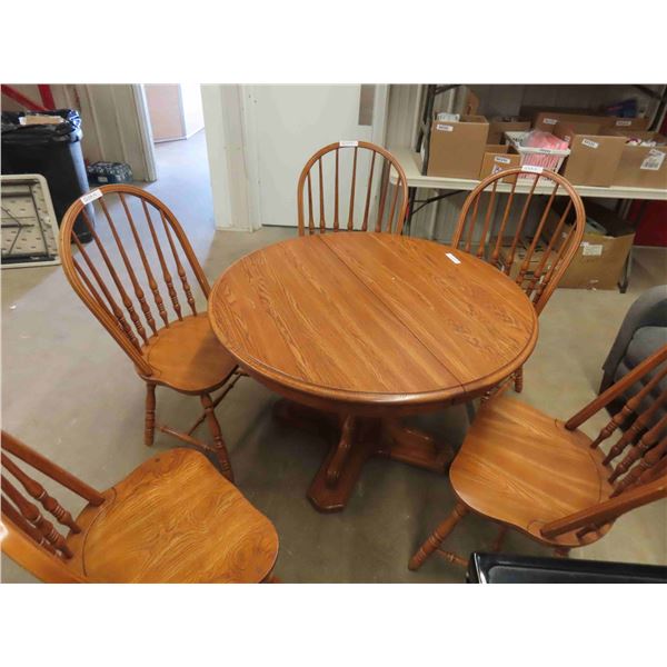 Round Oak Pedestal Kitchen / Dining Table 29.5" x 44" with 5 Chairs