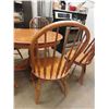 Image 6 : Round Oak Pedestal Kitchen / Dining Table 29.5" x 44" with 5 Chairs