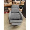 Image 4 : Super Comfy Grey Recliner - Good Condition