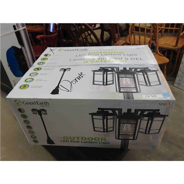 Brand New in The Box - Good Earth Outdoor Post Lantern Light