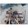 Image 2 : Pallet with Assorted Shovels, Scraper, Edger, Hoe