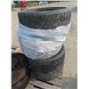 Image 4 : Set of 4 Kumho 275 - 35 R19 Winter Tires - Good Tread 