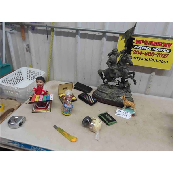 2 Wind UP Toys, Vintage Collector Playing Cards, Alex Ovechkin Figure, Statue 