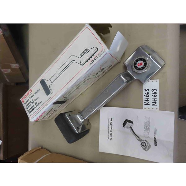 Roberts Model 10-412 Deluxe Carpet Knee Kicker with Box
