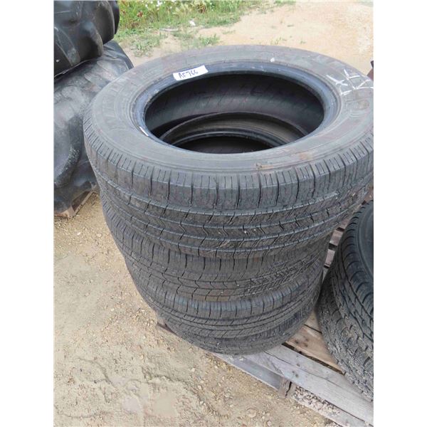 Set of 4 Michelin Defender XT 195/65R15 Summer Tires - No Rims - Good Tread