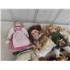 Image 2 : 14 Porcelain Dolls 8" to 12" Tall