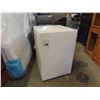 Image 1 : Kenmore Model C675-83598 Mini Freezer 22" x 23" x 32.5" 