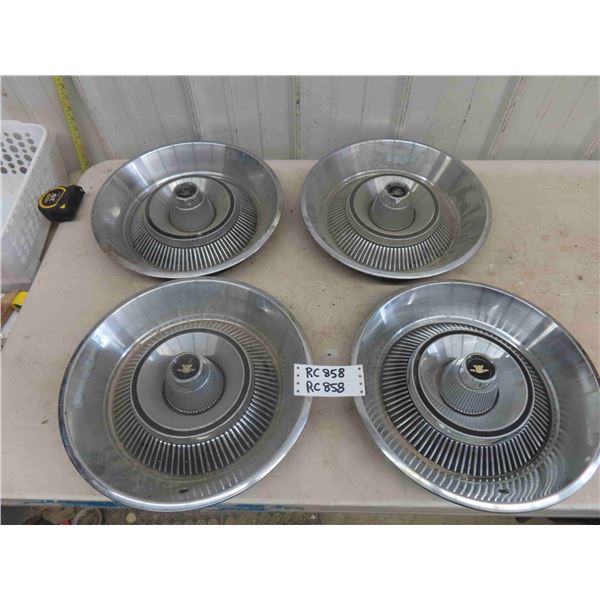 Set of 4 Chrome Hubcaps with Castle Logo on Center Hub 15''