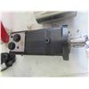 Image 2 : Hydraulic Motor, Hydraulic Direction Control Valve, Castors