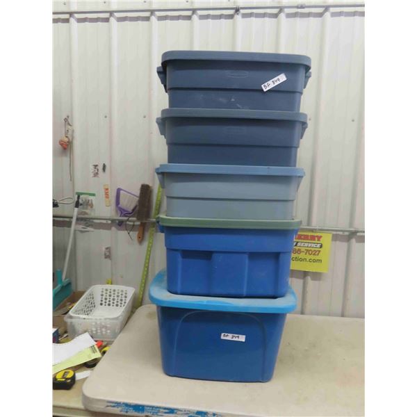 5 Storage Tubs All With Lids - Mostly Rubber Maid
