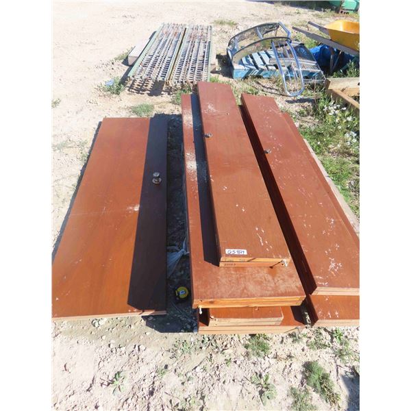 Assorted Bi Fold Closet Doors 78 1/2'' Tall, Door with Handle