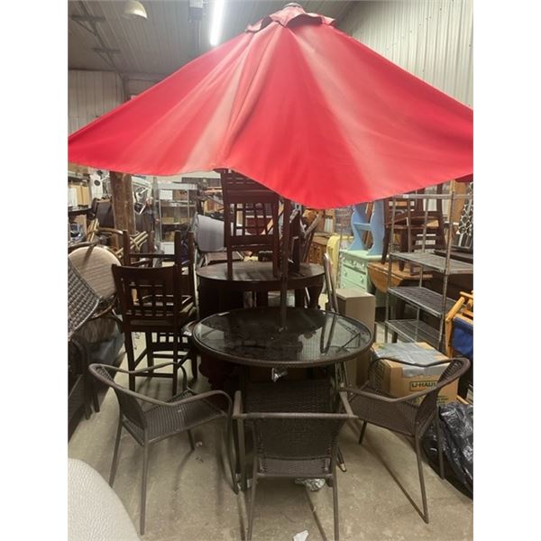 Patio Table 29" x 41" , 3 Chairs & Umbrella