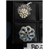 Image 6 : 2 Fashion Jewellery Rings, 6 Fancy Costume Brooches