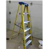 Image 2 : 6' Fiberglass + Aluminum Step Ladder