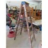 Image 1 : 6' Wooden Step Ladder