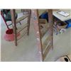 Image 2 : 6' Wooden Step Ladder