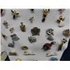 Image 4 : 30 Assorted Pins + Brooches