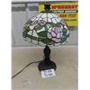 Image 1 : Tiffany Style Table Lamp - Heavy Base, Heavy Shade