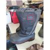Image 2 : Wind River Sz 12 Anti Slip Winter Boots, 2 Pair Rubber Boots Sz 8+11, Red Head 