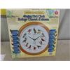 Image 6 : Audobon Bird Clock That Signs, Simpson Clock - Both 13" Wide