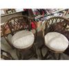 Image 4 : 4 Nice Wicker Bar Stools with Upholstered Seats - Swivels