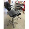 Image 5 : Heavy Chrome Base Salon Chair with Adjustable Height Foot Pump + Vinyl 