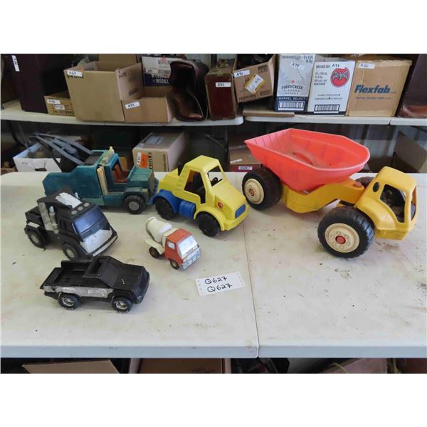 Plastic + Metal Sandbox Toys ; Dump Truck, Tow Truck, Cement Truck, plus others