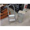 Image 1 : Small Metal File Box 29 '' x 11 1/2 '' x 10'' , 2 Aluminum Step Ladders