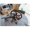 Image 5 : Antique Wooden Barrell Washing Machine 37" at its Tallest x 24" Wide