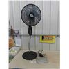 Image 1 : Holmes Floor Model Fan with Polaroid DVD Player