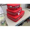 Image 2 : Vintage 1960s 3pc ' Christie' Luggage in Lipstick Red