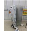 Image 2 : 1500Watt Portable Rad Style Heater & Fancy Metal CD Holder