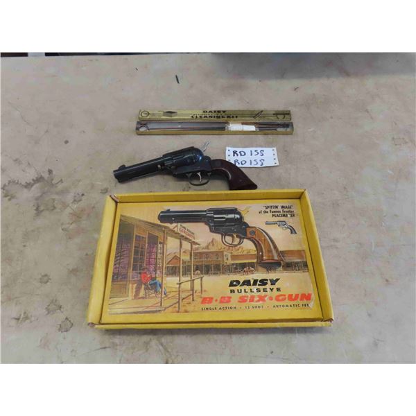 Vintage Daisy Bullseye BB Six Gun with Original Box, Cleaning Rod & Box