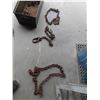 Image 5 : 1 Large Chain with 2 Hooks, 2 Smaller Chains with 1 Hook, 2 Chains - no hooks,