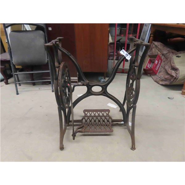 Cast Sewing Base Ready For New Top - Make a Cool Stand