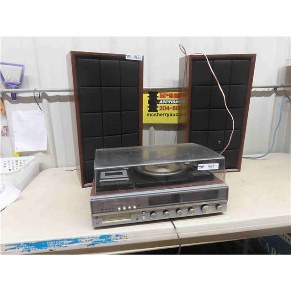 Lloyds AMFM/ 8 Track/ Cassette Record Player Stereo with Speakers