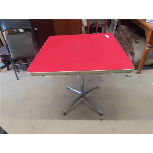 Café Pedestal Table 29.5" x 29.5" x 30"