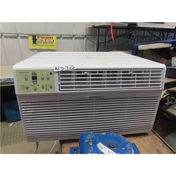 Genuine Comfort 10000BTU Air Condition Unit - Plugged in , Works
