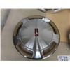 Image 2 : Set of 4 Oldsmobile Hubcaps 15.5" Diameter